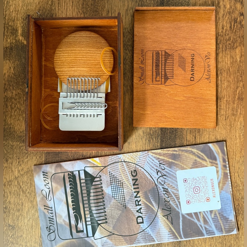 Speedweave Darning Loom - 10 Hooks